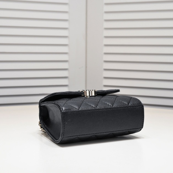 シャネルバッグ内部構造